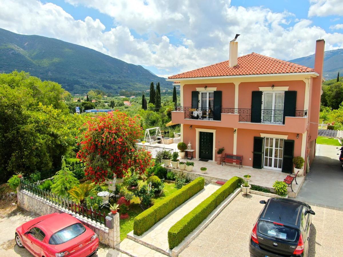 Апартаменты Ntina'S House Каравомилос Экстерьер фото