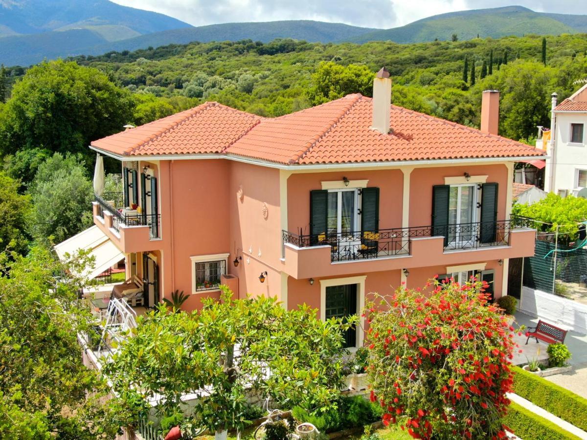 Апартаменты Ntina'S House Каравомилос Экстерьер фото